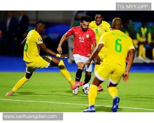 非洲杯精彩对决南非迎战喀麦隆谁能笑到最后