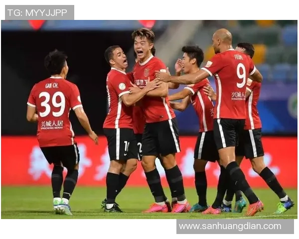 朗斯与索肖比赛因特殊原因延期球迷期待新赛程安排