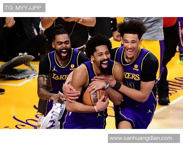 湖人对决热火观赛团激情碰撞篮球盛宴尽在眼前